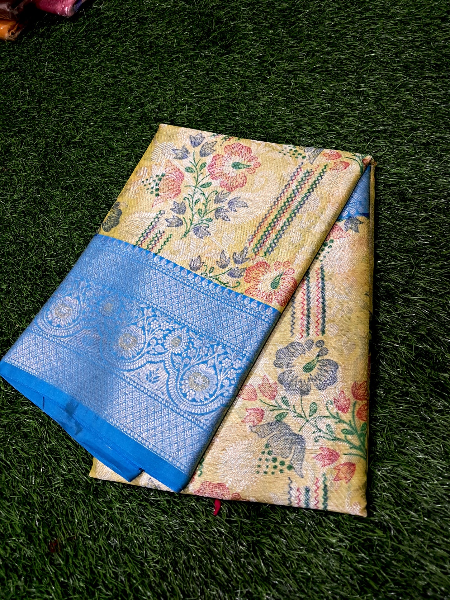 Kanjivaram soft silk saree(SAREE CODE-S002)