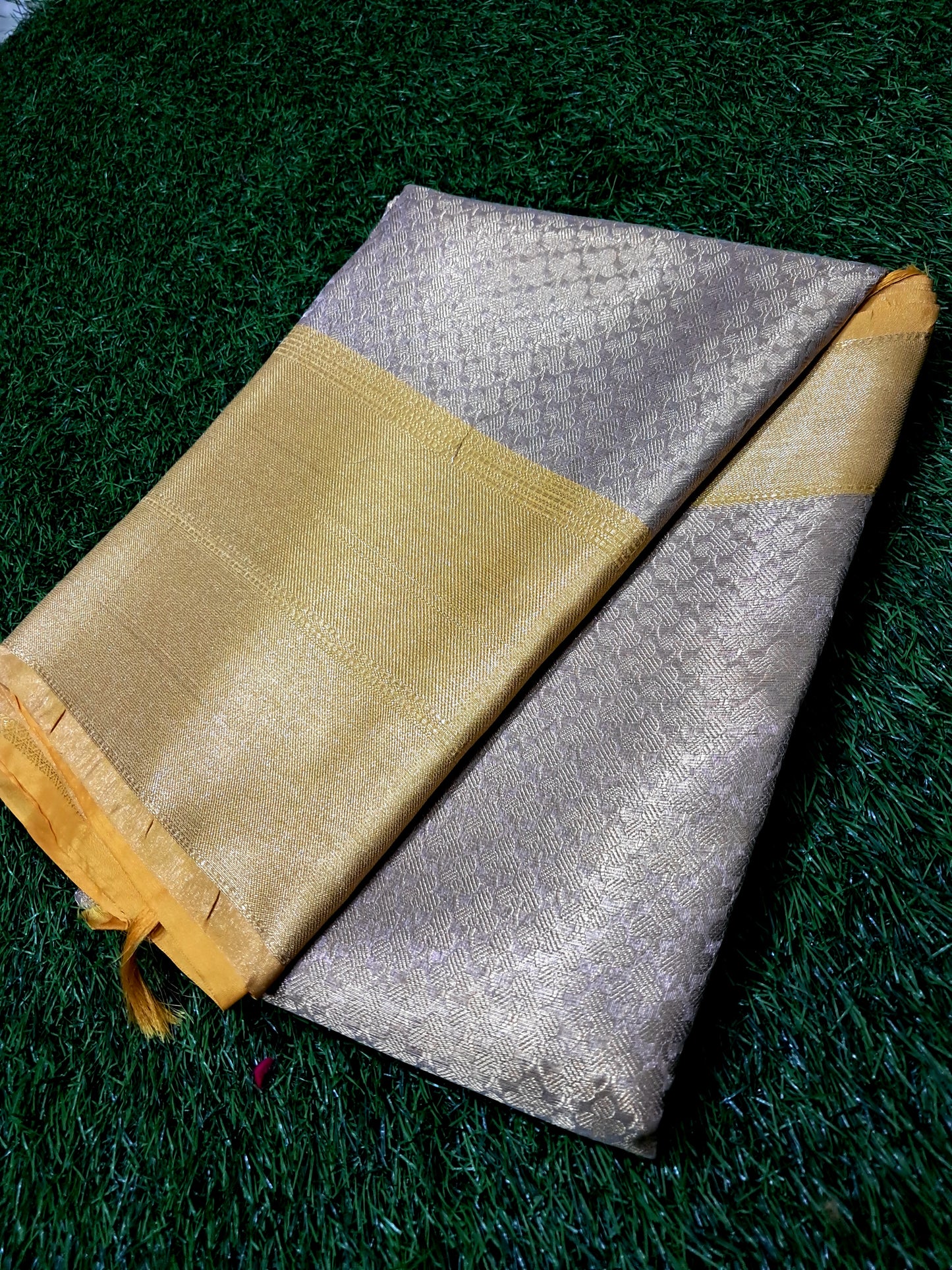 Kanjivaram soft tissue silk saree (SAREE CODE- S005)