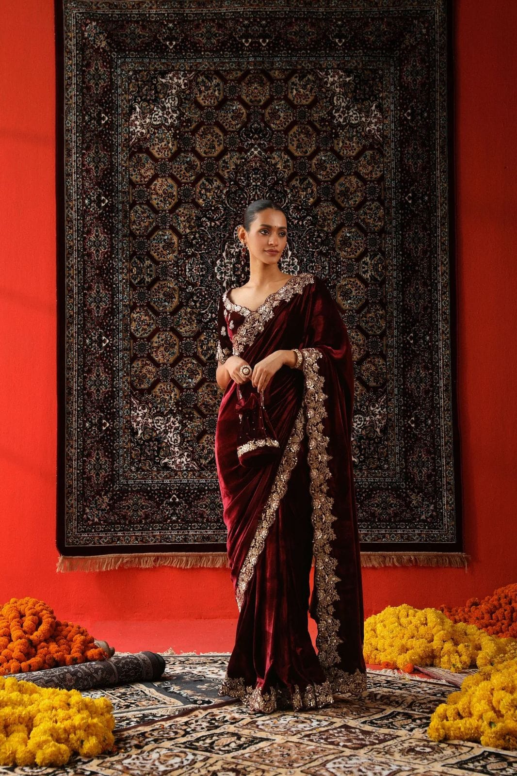 Premium velvet saree(SAREE CODE-MMPL331)